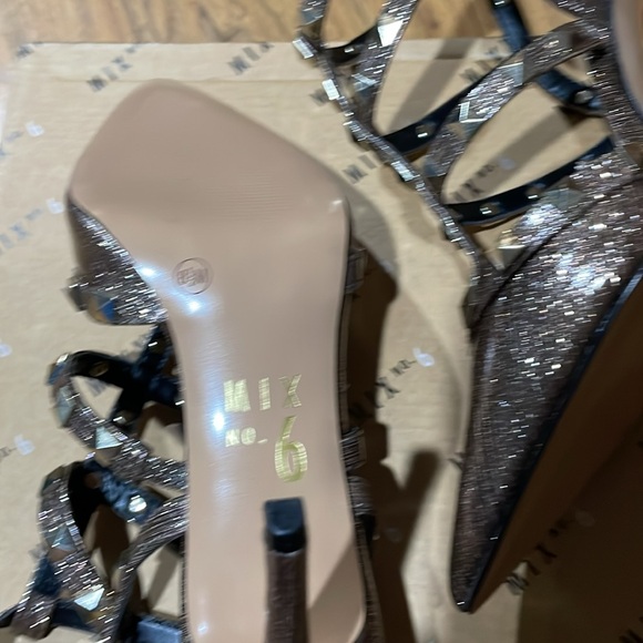 MIX NO.6 size 8 1/2 heels - Picture 4 of 4